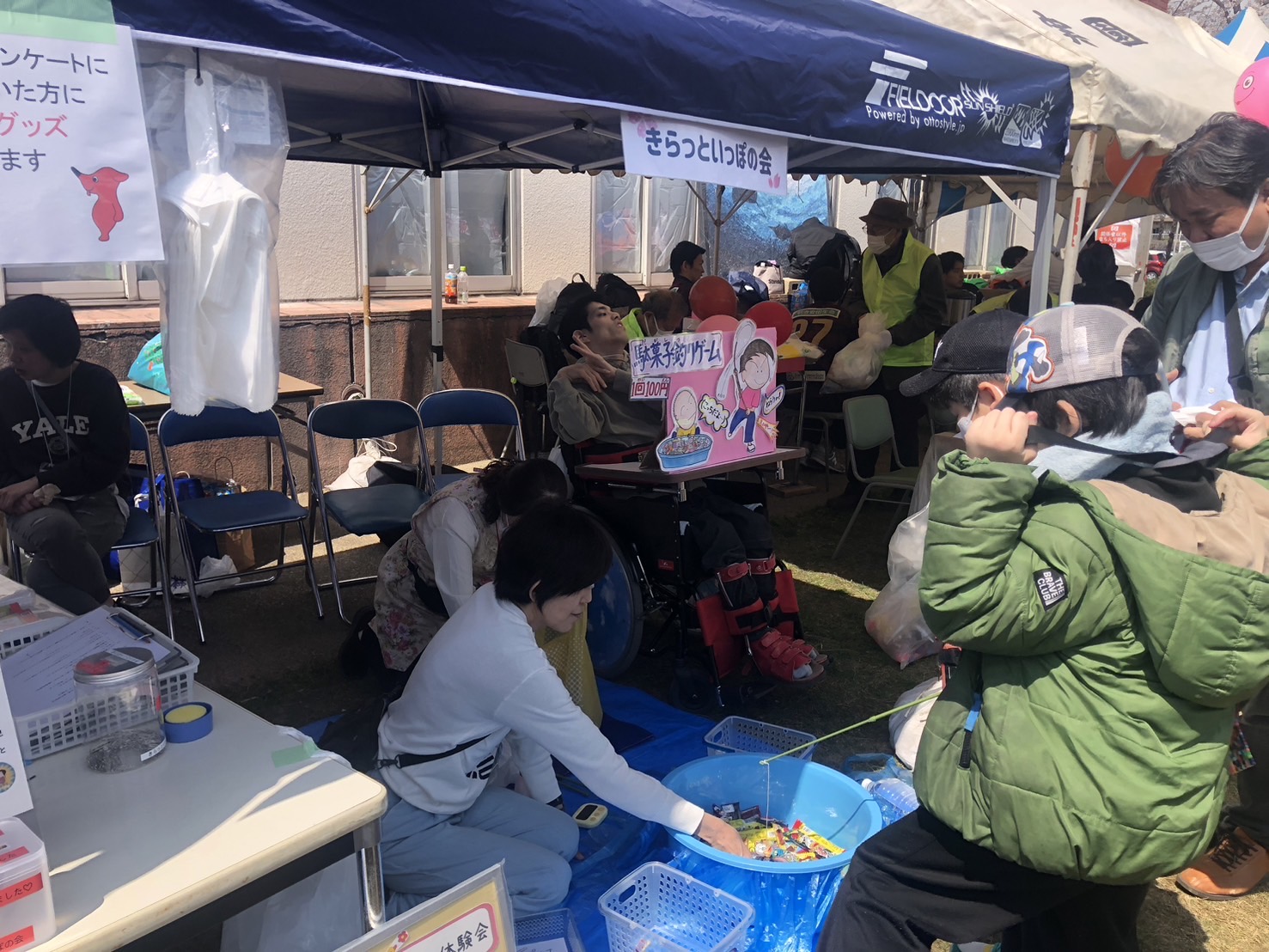 アンケート活動のお手伝い（花の実園さくらまつり）